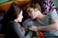 twilight_eclipse_movie_kristen_stewart_robert_pattinson-550x366